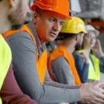 Organisation du travail en 5x8 avec équipes postées en industrie.